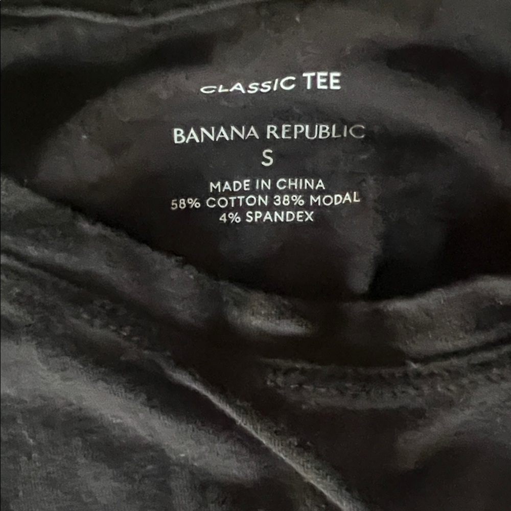 Banana Republic Black and White Long Sleeve Tees - Picture 4 of 5